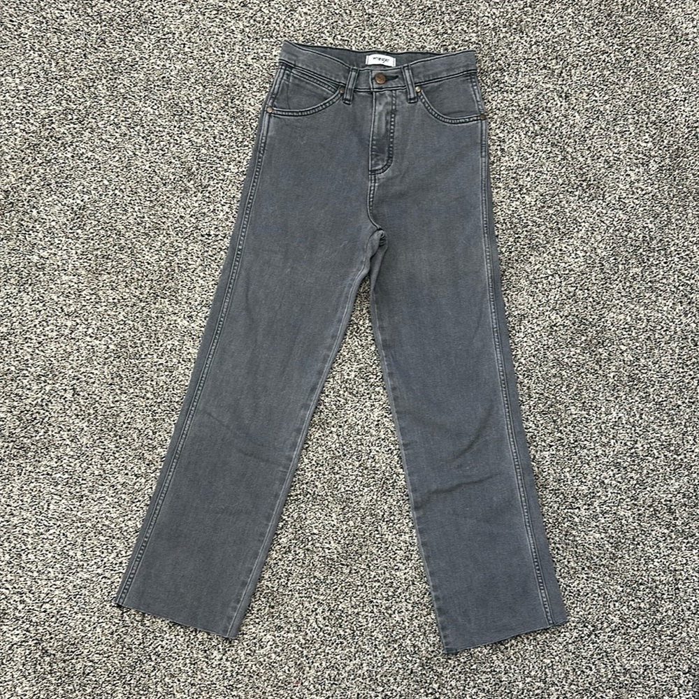New wrangler straight leg cropped jeans